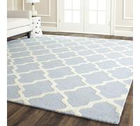 Tapis rectangulaire d'intérieur treillis tufté à la main, collection Cambridge, CAM121, en bleu clair / ivoire, 183 X 274 cm pour le salon, la chambre ou tout autre espace intérieur par SAFAVIEH.