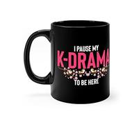 Tasse à café noire en céramique 325 ml avec inscription « Paused My K-Drama Watching Listening K-Pop Shows » fantaisie Sakura Flower Koreaboo Entertainment Lover 325 ml