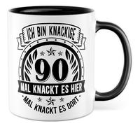 Tasse cadeau d'anniversaire « Ich bin knackige 90 » - mal knackt es hier - mal knackt es là, tasse à café 90 ans - anniversaire rond année de construction 1935 - idée cadeau pour ami avec inscription