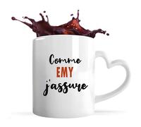 Tasse Coeur Comme Emy J'assure - Mug avec une anse coeur - Idée Tasse Coeur Personnalisable Cadeau Anniversaire Fête Original Famille Travail Départ Collègue Retraite Noël.