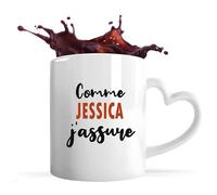 Tasse Coeur Comme Jessica J'assure - Mug avec une anse coeur - Idée Tasse Coeur Personnalisable Cadeau Anniversaire Fête Original Famille Travail Départ Collègue Retraite Noël.