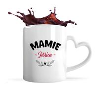 Tasse Coeur d'une Mamie Jessica - Mug avec une anse coeur - Idée Tasse Coeur Personnalisable Cadeau Anniversaire Fête Original Famille Travail Départ Collègue Retraite Noël.