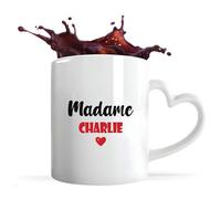 Tasse Cœur Madame Charlie | Mug | Idée Tasse Personnalisable en forme de Cœur Cadeau Anniversaire Fête Original Famille Travail Départ Collègue Retraite Noël. (Rouge)