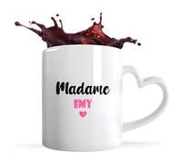 Tasse Cœur Madame Emy | Mug | Idée Tasse Personnalisable en forme de Cœur Cadeau Anniversaire Fête Original Famille Travail Départ Collègue Retraite Noël. (Rose)