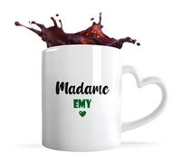 Tasse Cœur Madame Emy | Mug | Idée Tasse Personnalisable en forme de Cœur Cadeau Anniversaire Fête Original Famille Travail Départ Collègue Retraite Noël. (Vert)
