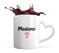 Tasse Cœur Madame Lia | Mug | Idée Tasse Personnalisable en forme de Cœur Cadeau Anniversaire Fête Original Famille Travail Départ Collègue Retraite Noël. (Rose)