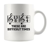 Tasse en céramique avec inscription « These Are Difficult Times » - Cadeau pour musiciens - Directeur de chorale - Membre - Pianiste - Professeur de musique - Étudiant - Joueur de piano - Arrangement
