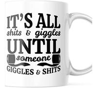 Tasse En Céramique Es Ist Alles Nur Gekicher Und Geplänkel, Bis Jemand Kichert Und Scheißt. Rétro Mug Minimaliste Mugs Café Pour Frère Maison Boissons