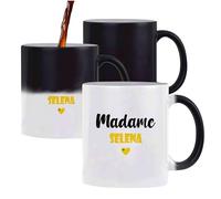 Tasse Magique Madame Selena - Mug - Idée Tasse Personnalisable Cadeau Anniversaire Fête Original Famille Travail Départ Collègue Retraite Noël. (Jaune)