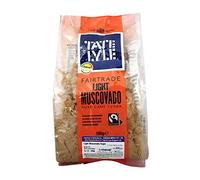 Tate & Lyle Sucre de canne léger issu du commerce équitable 500 g | Paquet de demi-kilo, couleur miel chaud, texture friable humide, arôme crémeux, végétarien, puddings au caramel, brownies
