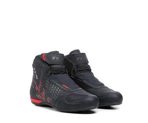 TCX - R04D Waterproof, Chaussures de Moto pour Hommes, Imperméables et Certifiées avec Membrane T-Dry, Lacets et Fermeture Velcro, Tige en Maille avec Revêtement Thermofusible, Noir/Rouge