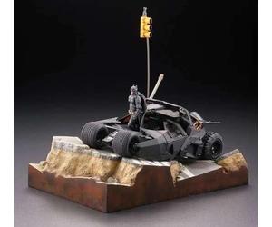 TDK TRILOGIE BATMOBILE TUMBLER DIORAMA Kaiyodo Statue