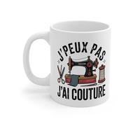Teecustom Mug Couture J’peux pas j’ai couture - Illustration Machine à Coudre Vintage - Tasse Céramique 325ml Micro-ondes et Lave-vaisselle