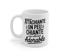 Teecustom Mug Humour Femme - Tasse Drôle Attachiante Un Peu Chiante Mais Tellement Adorable Céramique 325ml - Compatible Micro-Ondes & Lave-Vaisselle - Cadeau Original