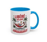 Teecustom Mug “Libérée Délivrée Jamaaaais” - Tasse Céramique Humour Vacances & Congés - Cadeau Collègue Retraite Homme - Micro-ondes & Lave-Vaisselle - 325 ml Noir Bleu Rouge (Bleu)