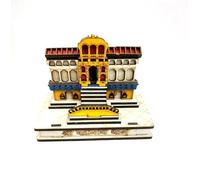 Temple indien en bois, réplique Badrinath Dham, architecture religieuse artisanale, sanctuaire hindou traditionnel miniature