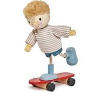 Tender Leaf Toys Poupée Edward avec skateboard en bois 9×3,5×10 cm, boîte 11,5×5,2×17,8 cm, 3+
