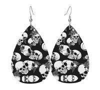 Tête de mort noire. Cette boucle d'oreille en cuir ressemble à un pendentif en forme de goutte d'eau, tendance et polyvalente, hypoallergénique, taille unique