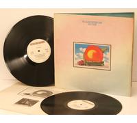 THE ALLMAN BROTHERS BAND - THE ALLMAN BROTHERS BAND, eat a peach. WITH INFO INSERT. Very rare.First UK pressing. 1972. B1, C1, A1, D1. Record label: Capricorn.