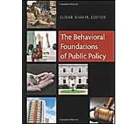 The Behavioral Foundations Of Public Policy (Hardcover) Eldar Shafir, (Auteur)