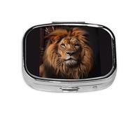 The Lion's Gaze Pilulier carré léger et portable, avec 2 inserts en plastique, convient pour le transport dans les poches ou les portefeuilles.