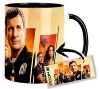 The Rookie Nathan Fillion Richard Jones Melissa O'Neil Tasse Ceramique Intérieure et Poignée Noire Mug
