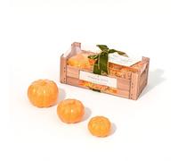 The Somerset Toiletry Company Coffret de Savons à la Citrouille comprend 3 savons de 40 g, 75 g et 120 g, parfumés à l’épice de citrouille.