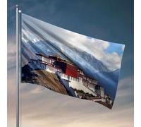 Things For Boys Room A Grand Palace Perché On A Hill With Snow-cap Mountains In The Background. Drapeaux pour chambre à coucher Décoration de terrasse (30 x 45 cm)