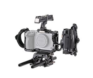 TILTA Cage de caméra complète pour Sony FX3 avec poignée supérieure rotative, poignée d'alimentation avancée côté Gauche, Plaque de Base LWS 15 mm et kit de Serrage de câble HDMI Pro Noir TA-T13-C-B