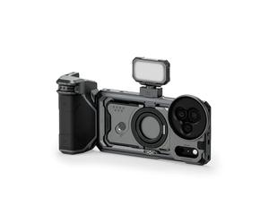 TILTA Khronos TK-IP17-PMA-SG Coque pour iPhone 17 Pro Max, cage de téléphone compatible avec iPhone 17 Pro avec poignée Focus PD, polarisateur magnétique et panneau LED - Gris sidéral