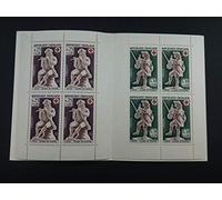 Timbre France 1967. Carnet Collection Croix Rouge incluant 4 ex du 1540 et 4 ex de 1541 par des Livres Express. Gomme Intacte