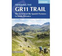 Tom Martens Trekking the GR11 Trail (Poche)