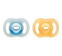 Tommee Tippee Sucette Ultra-légère Toujours en Place Phosphorescente, 6-18 Mois, Lot de 2, Tétine Orthodontique, Effet Peau Douce, Circulation D'air Optimisée