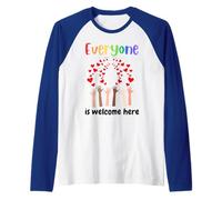 Tout Le Monde est Le bienvenu Ici, Mains en l'air, cœurs Rouges, diversité. Manche Raglan