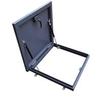 Trappe de toit en acier galvanisé avec finition poudrée pour un accès sécurisé à la terrasse et une installation de lucarnes