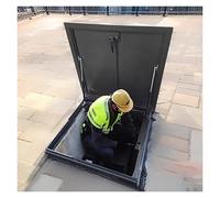 Trappe de toit en acier galvanisé personnalisable avec revêtement en poudre pour toits plats, cave, couvercle d'égout avec poignée idéale et mécanisme de choc à gaz