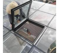 Trappe de Toit, puits de lumière et Trappe d'accès sur Mesure, puits de lumière vitré à Ventilation Manuelle isolée, Cadre en Alliage d'aluminium Durable, Conception à solin intégré, 75 x 60