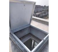 Trappe de Toit, Trappe d'accès pour Toit Plat - Trappe de Toit avec vérin à gaz, accès aux combles pour bâtiments industriels (70 x 70 cm) - Durable et Facile à Installer