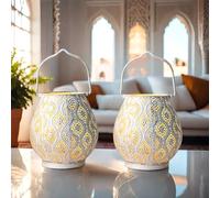TRIROCKS Lot de 2 Lampes Décoratives Marocaines 26 cm H Lampe sans Fil à Piles Lampes de Table en Métal avec Ampoule Guirlande Lumineuse pour Jardin Fête Événements Table Intérieur Extérieur (Blanc)