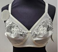 Triumph | Modern Posy N | Blanc (0003/03)