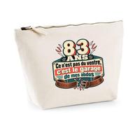 Trousse Beige 83 Ans, Ce n'est Pas du Ventre, C'est Le Garage de Mes Abdos | Trousse de Toilette Coton 3 L Zip Métal Fond Plat | Maquillage École Câbles | Idée Cadeau Rentrée Noël