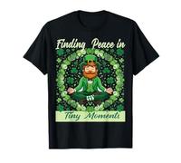 Trouver la Paix en Petits Moments Leprechaun Yoga méditation T-Shirt