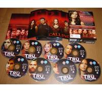 Tru Calling: Fox Series - Complete Seasons 1 & 2 + Collector's Booklet + DVD Exclusive Pilot & Special Featurettes (8 Disc Box Set) [DVD]