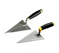 Truelle triangulaire avec manche en bois - 14 cm OUTIFRANCE