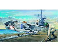 Trumpeter 02272 - 1:3 2 F-8E Crusader - Neuf