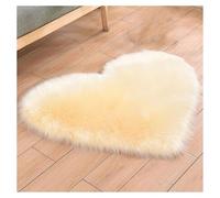TSWNG Tapis en forme de cœur - Beige - En peau de mouton synthétique - Tapis moelleux - Décoration pour chambre à coucher, salon, descente de lit - Fourrure décorative pour chaise (60 x 90 cm)