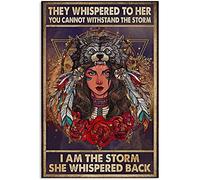 TUNIU Plaque en étain - Panneau en métal « I Am The Storm She Echo Whisper » pour bar, café, salon, chambre à coucher, club, garage, grotte, décoration murale vintage en métal 20,3 x 15,2 cm