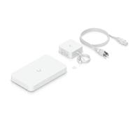 Ubiquiti UniFi UXG-Fiber - Passerelle Réseau 10G avec Switch Intégré 4× 2.5 GbE PoE+, Ports WAN 10G SFP+ et 10 GbE RJ45, Sécurité IDS/IPS, Quad-Core Arm Cortex-A73, 2 Go RAM