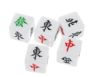 UKCOCO Dés de Mahjong 22mm en Acrylique, Lot de 5 Pièces Directions Vent Est Sud Ouest Nord, Accessoires de Jeu de Société pour Fête et Maison, Petits Dés Légers et Transportables
