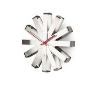 Umbra Ribbon Clock. Horloge Murale silencieuse Ribbon, en métal, Coloris Nickel. Dimension : 31cm de diamètre x 5.7cm d'épaisseur.